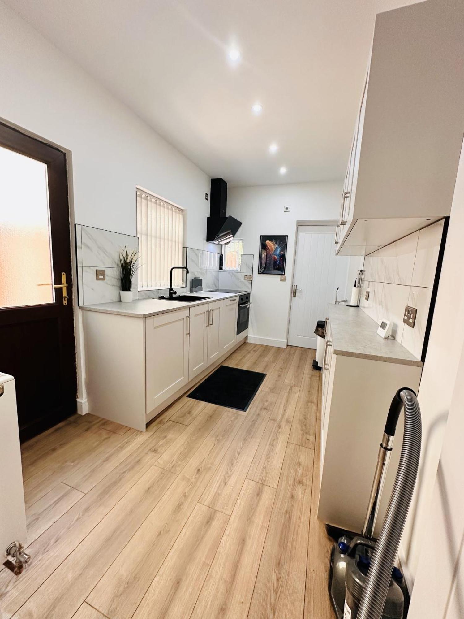 R4 Luxury Studio En-Suite Room In Harborne Lane By Queen Elizabeth Hospital Birmingham Exterior photo